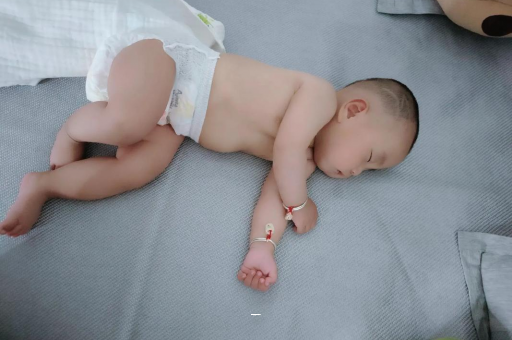 塔城宝宝夏天要穿袜子吗
